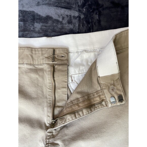 Lane Bryant Shorts Womens Plus Size 28 Chino High Rise Stretch Khaki - Picture 6 of 10